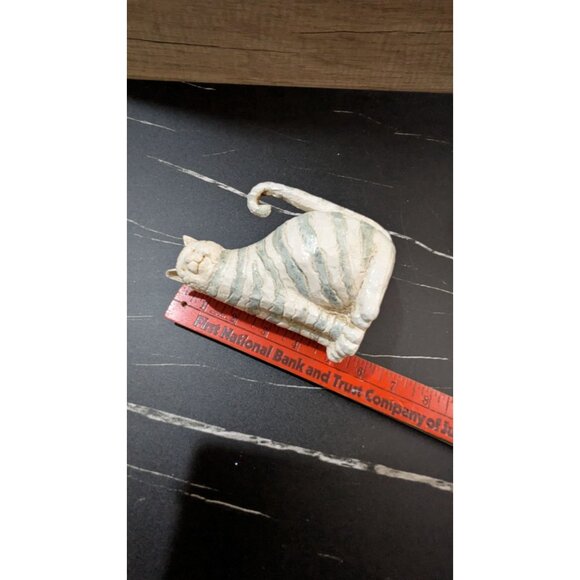 Folk Art Striped Resin Cat Figurine 5.5 Inch Decorative Sculpture Handcrafted Bo - Picture 8 of 8